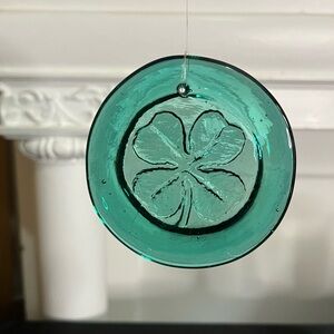 Vintage art glass suncatcher handmade lucky 4 leaf clover